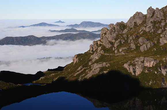 Lake Oberon and Mount Sirius at sunrise, Western Arthur Range, Southwest National Park