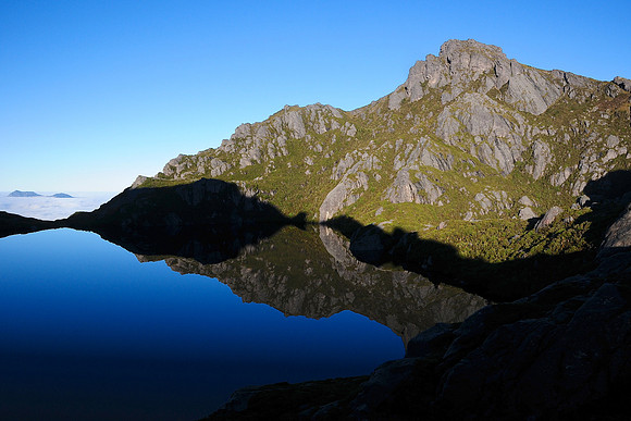 Lake Oberon and Mount Sirius at sunrise, Western Arthur Range, Southwest National Park