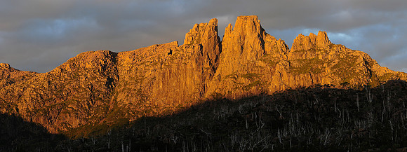 Sunset on Mount Geryon from Lake Elysia, The Labyrinth, Cradle Mountain-Lake St. Clair National Park