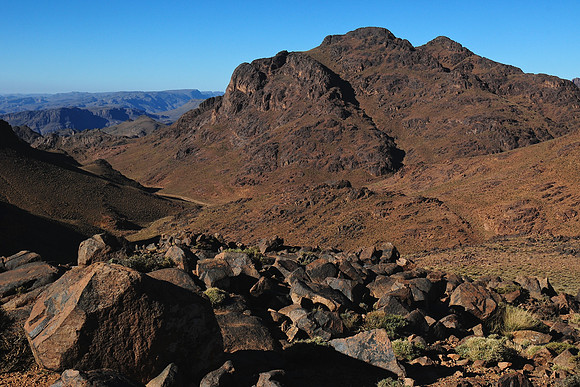 Looking back during the ascent of Kouaouch, Jebel Sahro