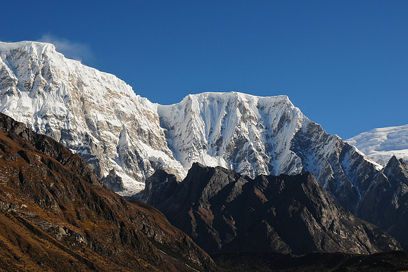 Gangchen Singye (Table Mountain) above Thanza