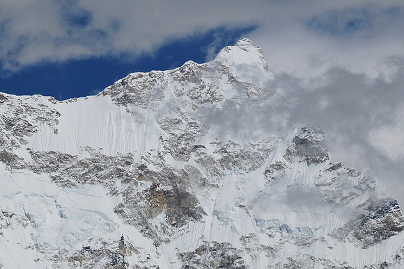 Gangkhar Puensum, seen on the descent from the Gophu La
