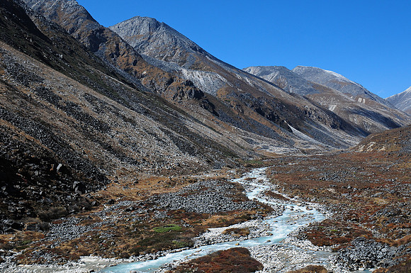 The valley of the Sasha Chhu