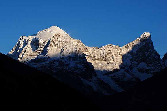 Sunrise on Kangphu Gang from Djundje