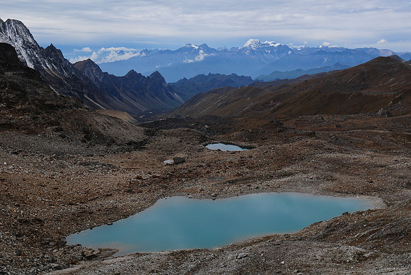 Looking back from the Karakachu La