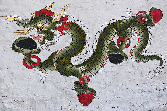 Dragon painting on a house in Thanza