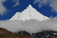 Jitchu Drake from above Jangothang