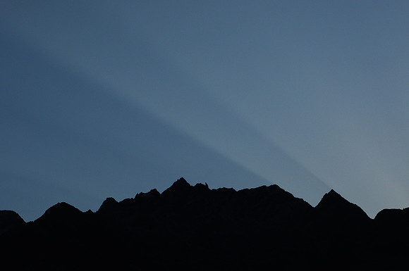 A few minutes before sunrise, Laya