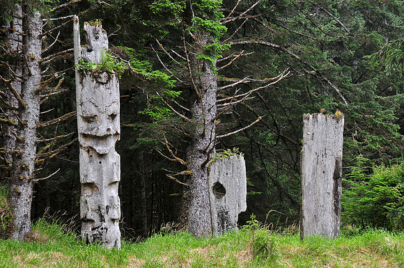 Haida poles, SGang Gwaay Llnagaay (Ninstints), Gwaii Haanas National Park
