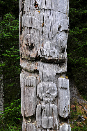 Haida pole, SGang Gwaay Llnagaay (Ninstints), Gwaii Haanas National Park