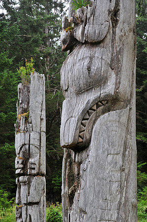 Haida poles, SGang Gwaay Llnagaay (Ninstints), Gwaii Haanas National Park