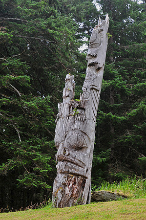 Haida pole, SGang Gwaay Llnagaay (Ninstints), Gwaii Haanas National Park