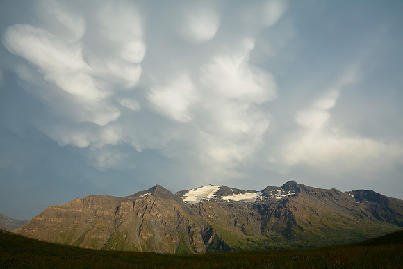 Mammatus clouds above Pointe de Ronce, from the Refuge de Vallonbrun