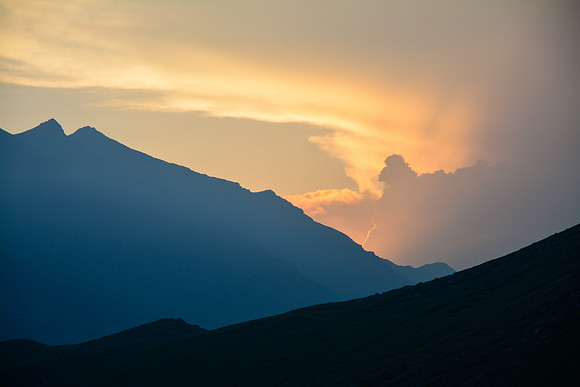 Sunrise from the Refuge du Plan du Lac