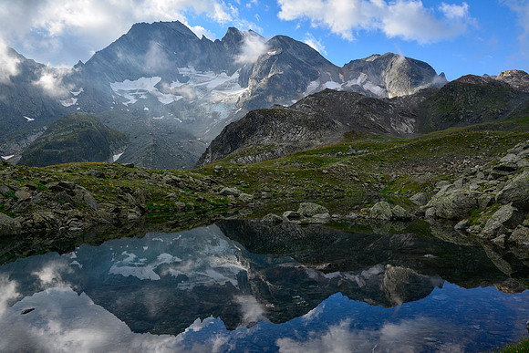 Pointe de l'Échelle from a small tarn above the Refuge de Péclet-Polset