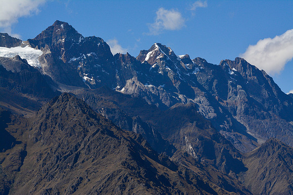 Mountain views on the climb to Warmihuañusca Pass