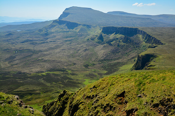 Looking south along the Trotternish Ridge from the southern slopes of Bioda Buidhe toward Beinn Edra, Isle of Skye
