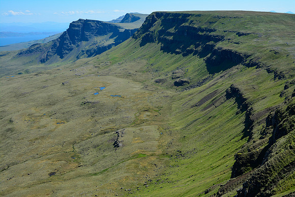 Looking south along the Trotternish Ridge toward Flasvein and Sgurr a' Mhadaidh Ruaidh, Isle of Skye