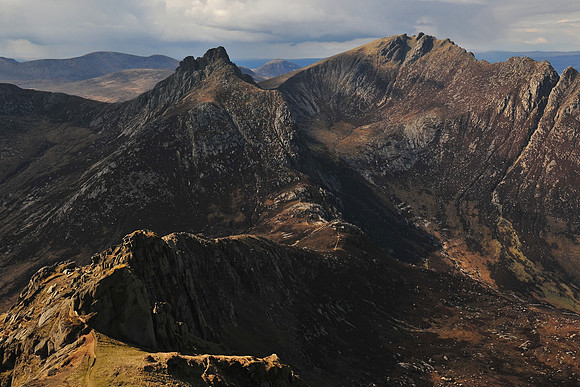 Cir Mohr and Caisteal Abhail from the summit of North Goatfell, Isle of Arran