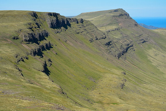 Looking north along the Trotternish Ridge from Flasvein toward Beinn Edra, Isle of Skye