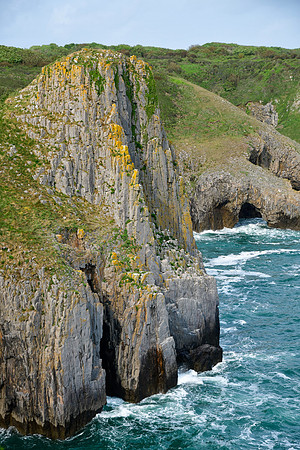 The cliffs east of Skrinkle Haven