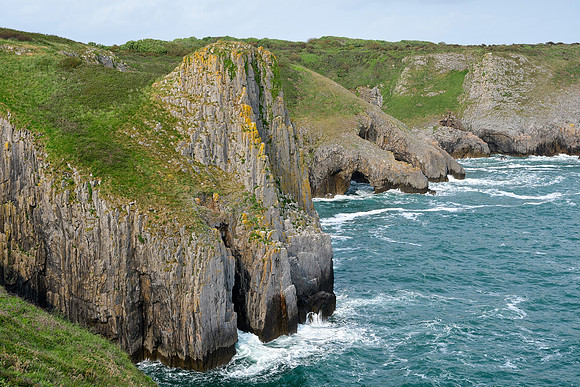 The cliffs east of Skrinkle Haven