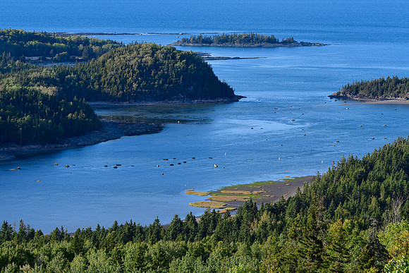 The view of Anse à l'Orignal from the Sentier de la Citadelle