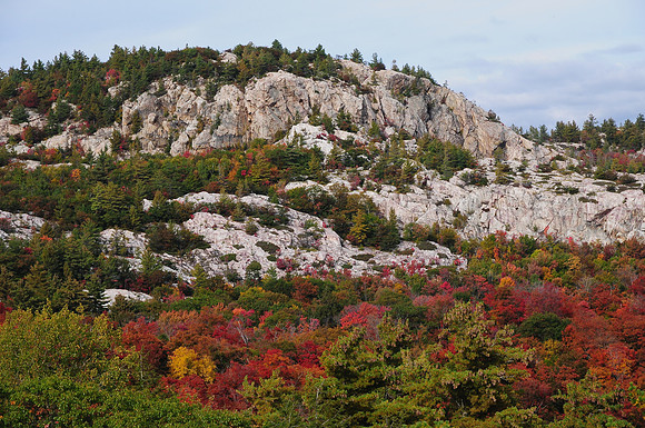 The ridge north of the portage from Killarney Lake to Threenarrows Lake