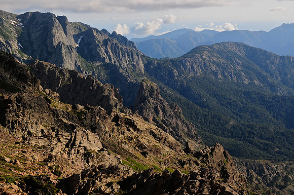 View of Capu di Guagnerola from the ridge southwest of the Refuge de Ciottulu a i Mori